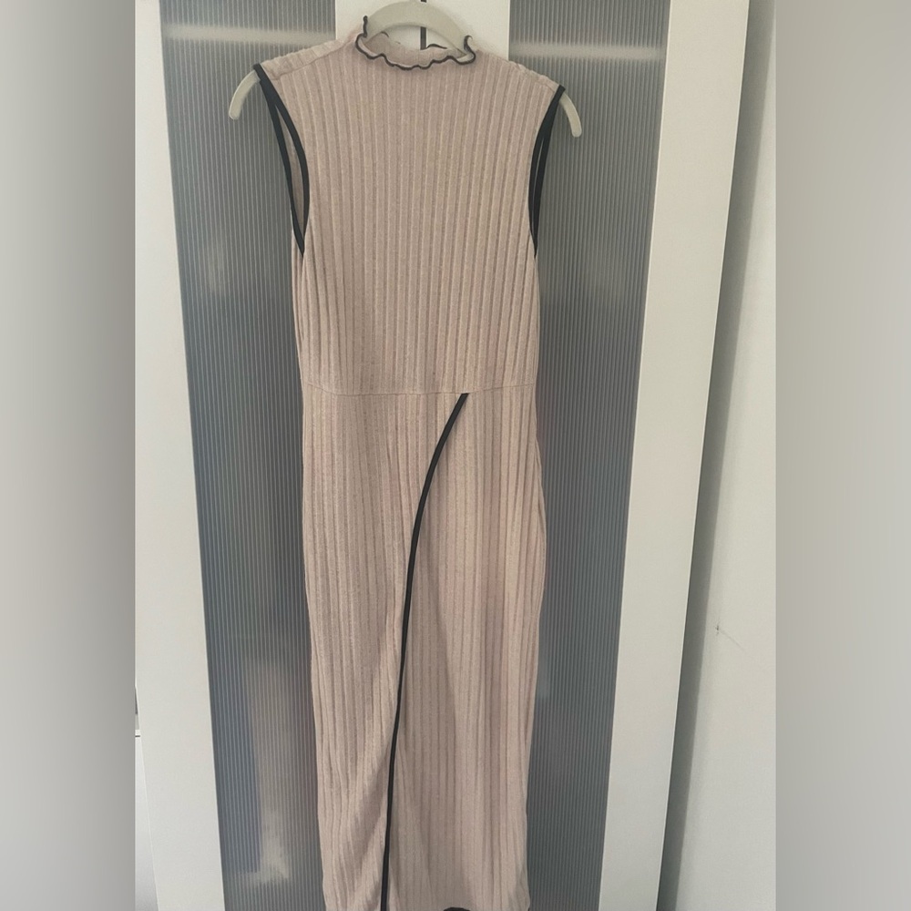 Sleeveless Ribbed Dress with Black Trim